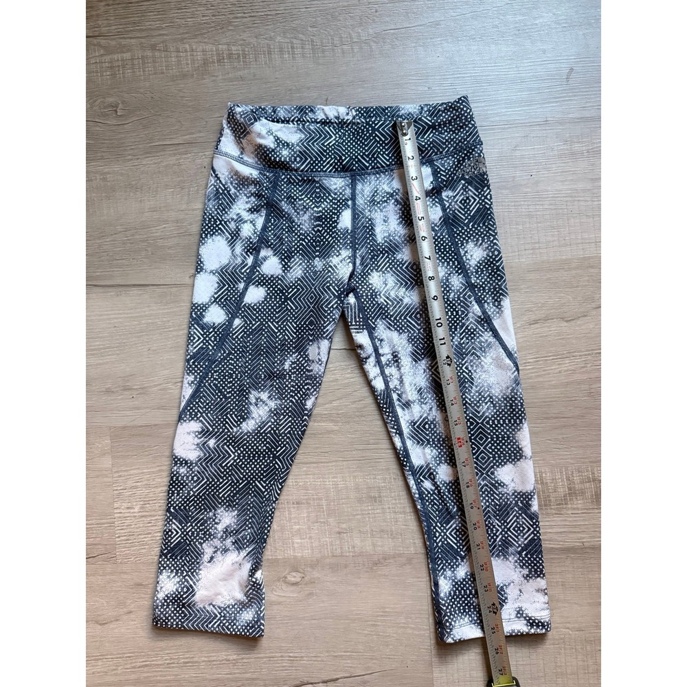 The North‎ Face women's medium capri fitness Leggings navy and white
